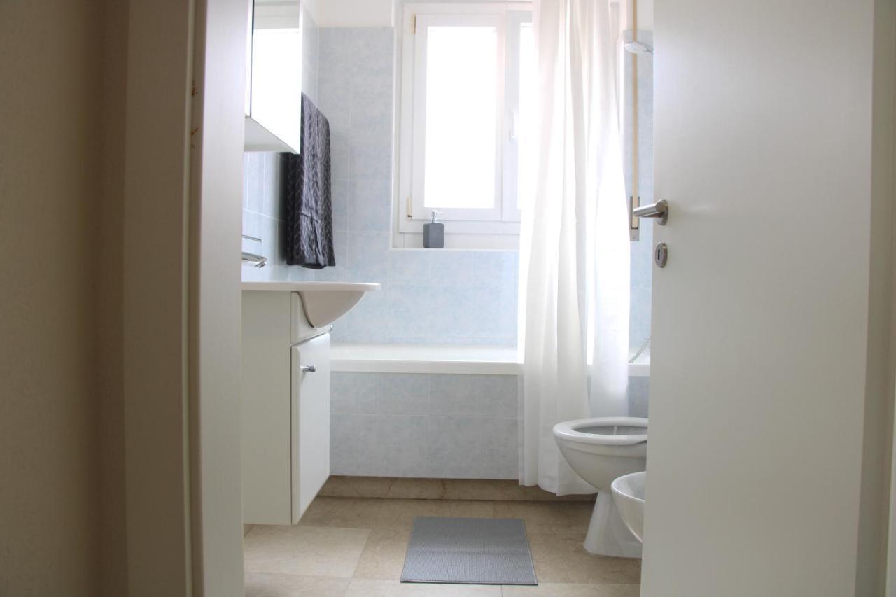Cozy Apartment With Free Parking & Close To Lake Lugano Ngoại thất bức ảnh