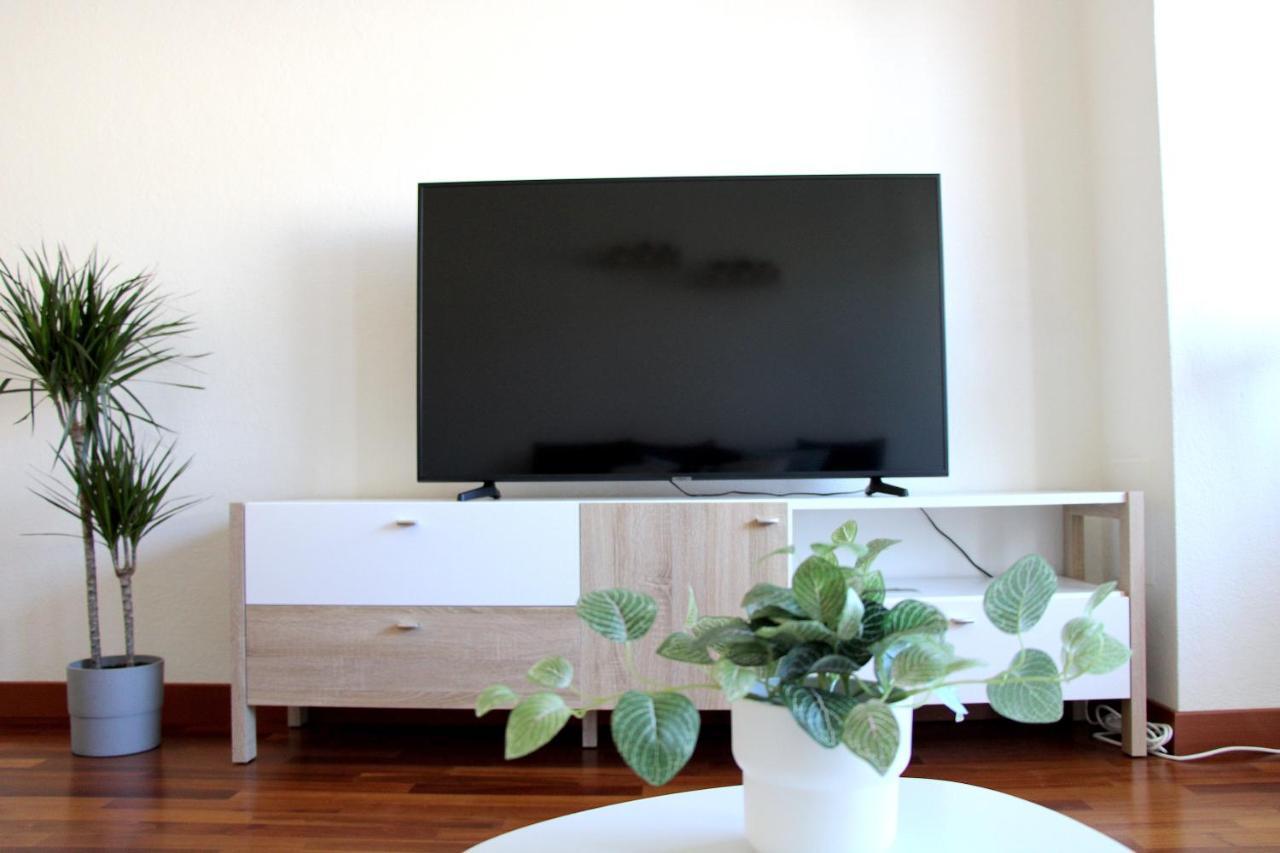 Cozy Apartment With Free Parking & Close To Lake Lugano Ngoại thất bức ảnh