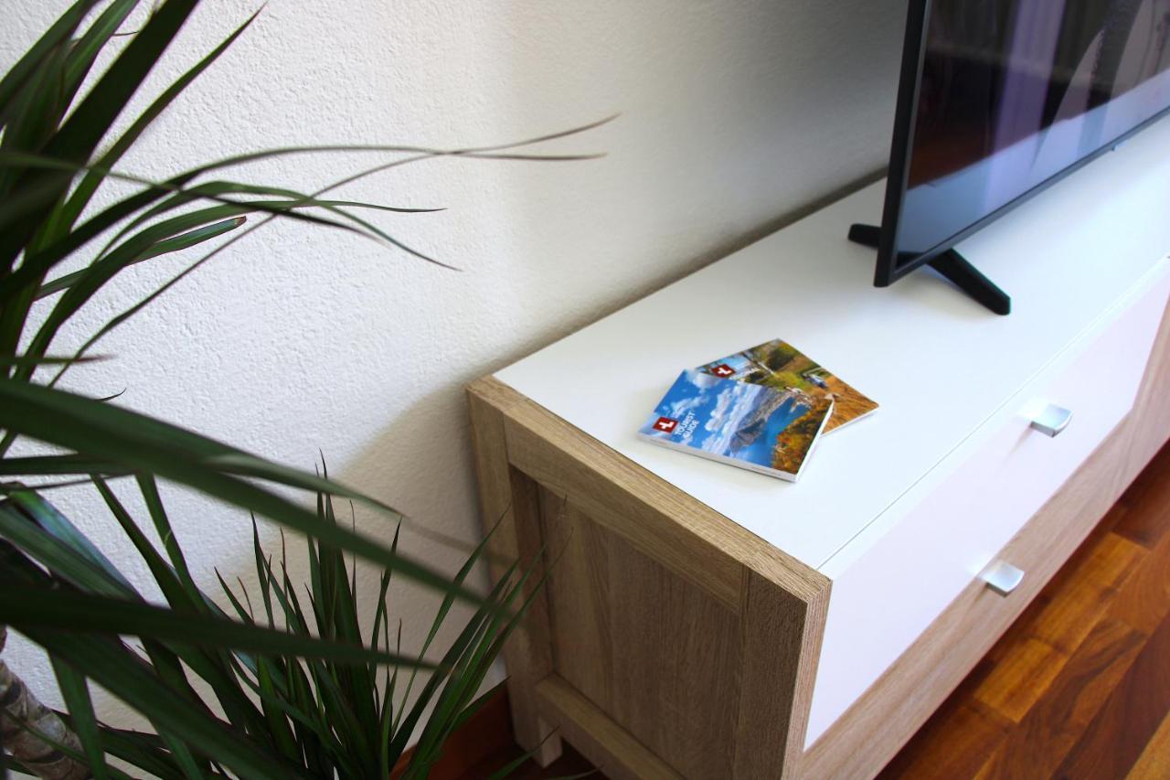 Cozy Apartment With Free Parking & Close To Lake Lugano Ngoại thất bức ảnh